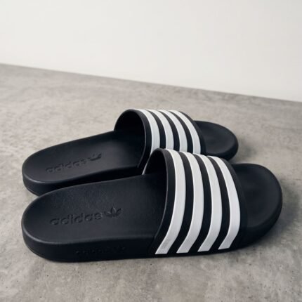 slipper-sandal-metal-body-tshirt