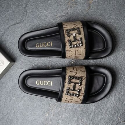 slipper-sandal-metal-body-tshirt